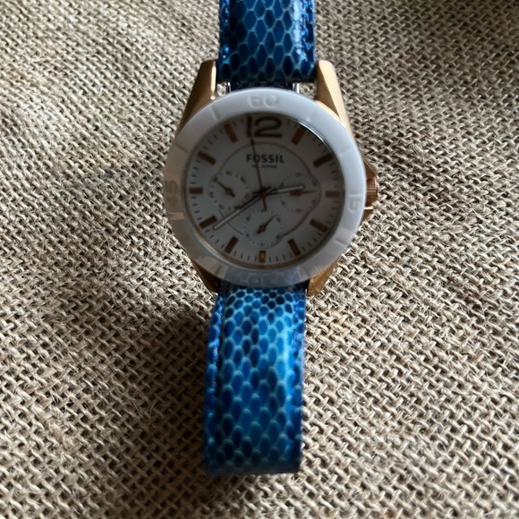 Fossil ceramic dial with blue leather strap - Picture 2 of 2